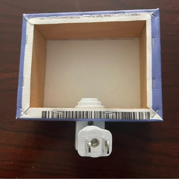 Airplane Nightlight - Picture 2 of 2